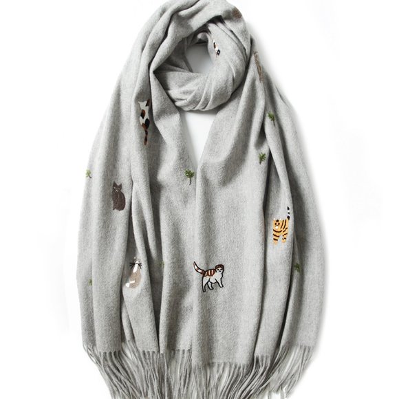 Edelweiss embroidered playing cat cashmere scarf - Picture 8 of 12